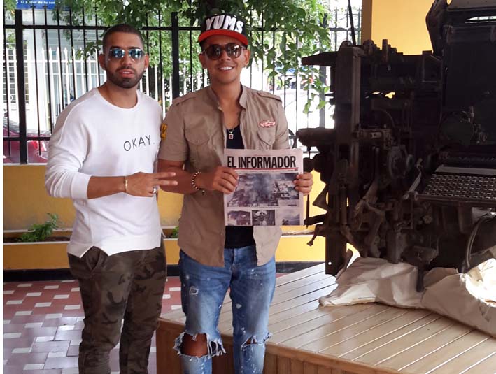 El dúo Sonny y Vaech visitó las instalaciones de EL INFORMADOR para promocionar su nuevo sencillo Enamorado.