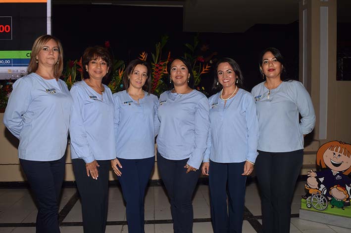 Comité organizador Rosmery de Fernández, Sorangel de Rojas, Dalida Díaz, Nezly De Rivera, Maribel de Peña.