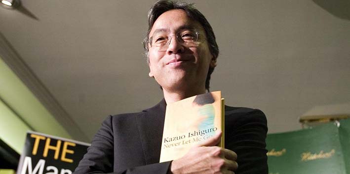 Kazuo Ishiguro, de 62 años, fue galardonado con el premio Nobel de Literatura 2017
