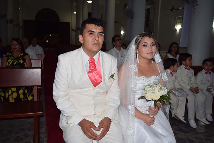 Los recién casados; Luis Enrique Montero Balaguera y Diana Patricia Sánchez Aguilar.