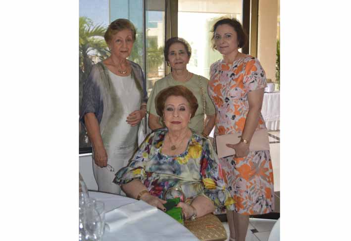 Clara de Herrera, Rossana Guida, Lucy Guida de Ponce, Helina Díaz Granados. 