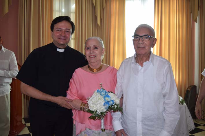 Manuel Antonio Ovalle, Sonia de Andreis Ovalle, sacerdote Miguel Ángel Arévalo.
