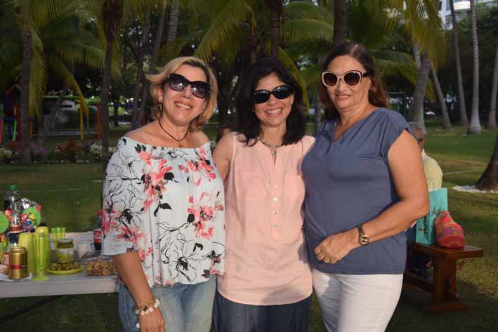 Vicky Fuentes, Lourdes de la Hoz y Pilar Noriega.  