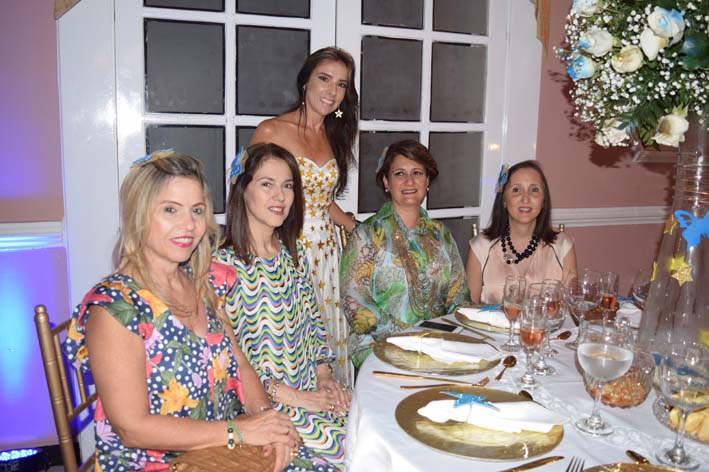 Zoila Díaz Granados,  Diana Guerra de Díaz Granados, María Guerra de Díaz Granados, María Teresa Vives de Méndez y María Victoria Vives de Díaz Granados.