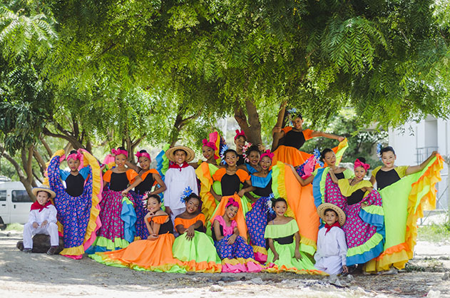 20 niños y niñas del barrio Santa Ana, deleitará por primera vez y como invitados especiales a los asistentes al XV Festival de Danzas Folclóricas Colombianas y Ritmos de Tambora Palma Africana en el Copey, Cesar.