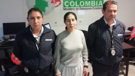 Oficiales de la Regional El Dorado de Migración Colombia recibieron en Bogotá, a la ciudadana colombiana, Anayibe Rojas Valderrama, conocida por las autoridades con el alias de “Sonia”.