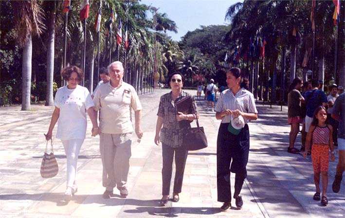 Fue el cofundador de la Fundación Museo Bolivariano de Arte Contemporáneo-Quinta de San Pedro Alejandrino, que abrió sus puertas un 24 de julio de 1986. 
