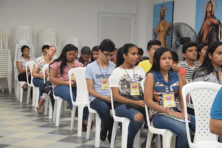 Muy atentos y relfexivos se han mostrado los jóvenes durante las conferencias que iniciaron desde el pasado lunes. 