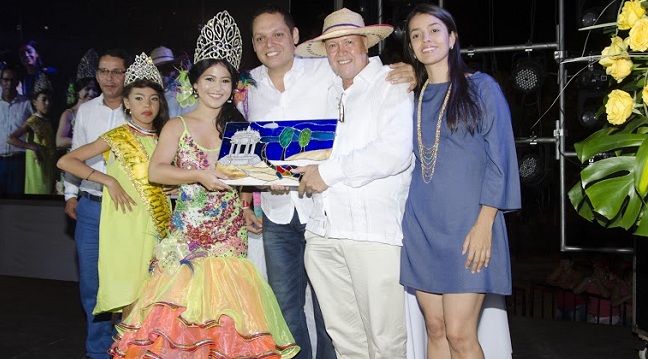 El reconocimiento ‘Caimán de oro’ se entrega cada  año durante las Fiestas de Ciénaga, a los personajes más destacados del municipio.