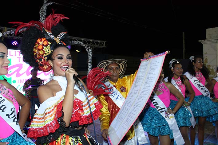 Nahomi Noguera Cuello, reina Central del Carnaval de Pescaito durante la Lectura del Bando.