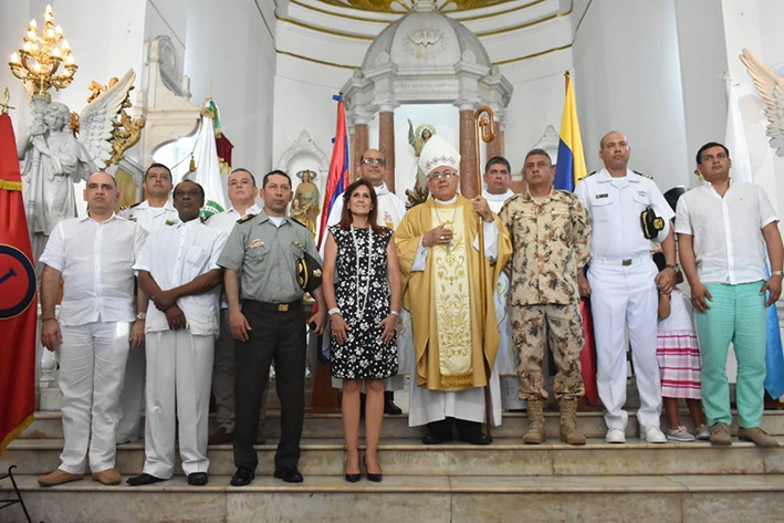 Las autoridades departamentales y distritales asistieron al acto conmemorativo del 20 de Julio.