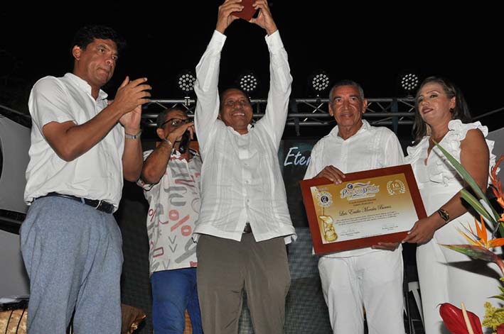 En la categoría de distinción samario destacado, la Fundación Pescaíto Dorado concedió el galardón a: Luis Morales Barros.