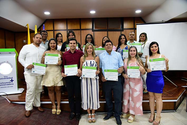 Unimagdalena certificó a 22 estudiantes de diplomado en Pedagogía.
