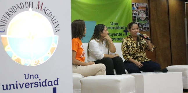Con una conferencia y un conversatorio, la Universidad del Magdalena, conmemoró el Día Internacional de la ‘No Violencia Contra la Mujer’.