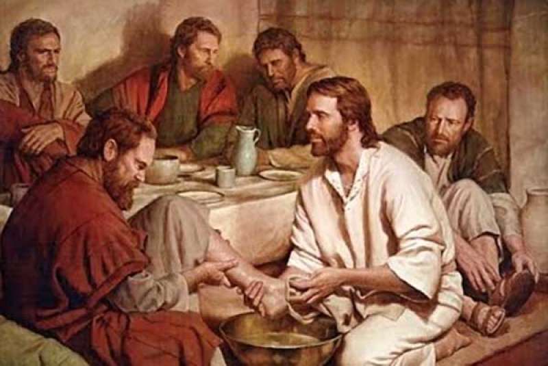  Jesús lava los pies a los doce apóstoles. 