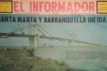 Titular de EL INFORMADOR, de su edición del 5 de abril de 1974 anunciando la histórica inauguración del Puente ‘Laureano Gómez’, que unía a, departamento de Magdalena con el Atlántico, prevista para el día siguiente. 