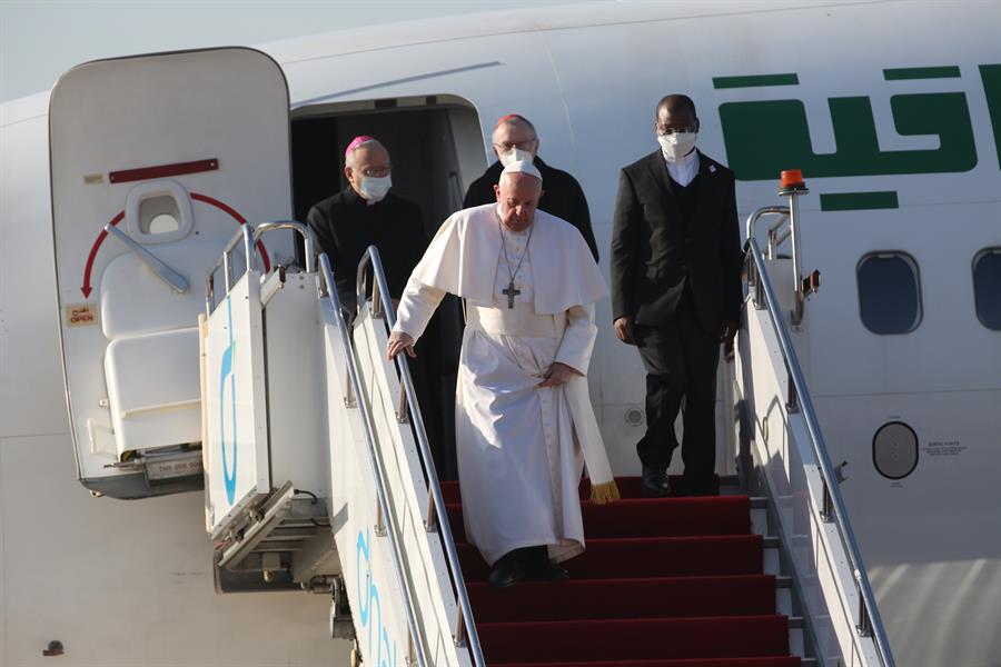 El Papa Francisco llegando el domingo al Aeropuerto Internacional de Erbil, la capital de la región del Kurdistán en Irak. 