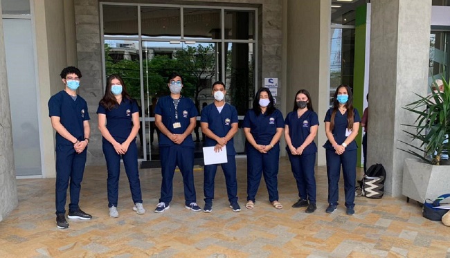 Grupo de estudiantes de Medicina que asistieron a la Cámara de Comercio de Santa Marta para la conformación legal de la Asociación.