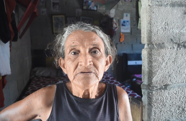 Petra Ortiz López, madre de Adalberto Díaz Ortiz, fallecido.