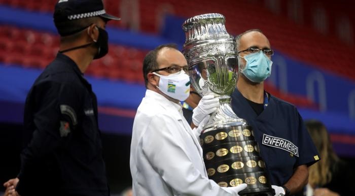Estas cifras han causado revuelo en ese país, cuya mayoría se negaba a la realización de la competencia por el alto número de contagio y muertes diarias.