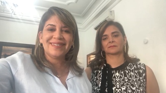 Sandra Vallejos, secretaria de seguridad saliente, junto a la alcaldesa Virna Jonhson el día de su posesión. 