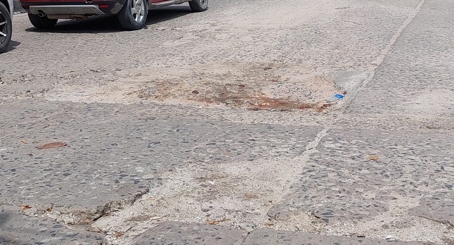 Por su pésimo estado, la malla vial de Santa Marta es un dolor de cabeza para los conductores.
