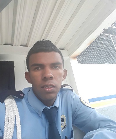 Solit Jr. Redondo González, se desempeña como vigilante.