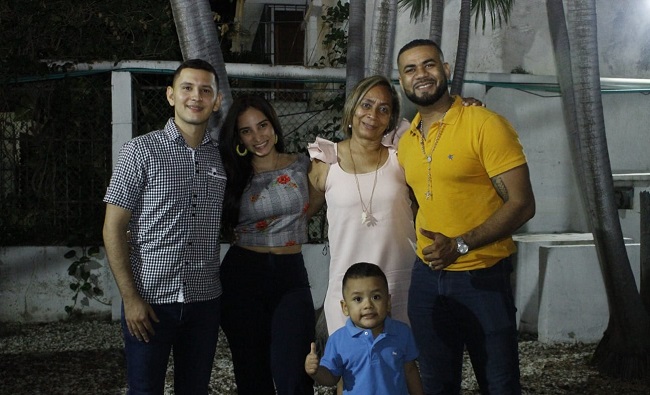 Maira Olivares, Charlis Olivares, Ledys Gutiérrez, Diego Delgado y Mateo Olivares.