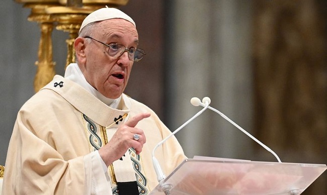 El papa Francisco pidió no dejar solos a los ancianos en esta época de pandemia.