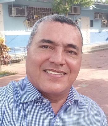 Ph. D. Calixto Liñán Felipe, directivo docente del  Distrito.