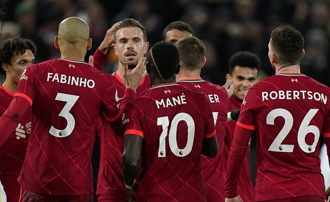 Liverpool mantiene su racha ganadora y se acerca al líder Manchester City.