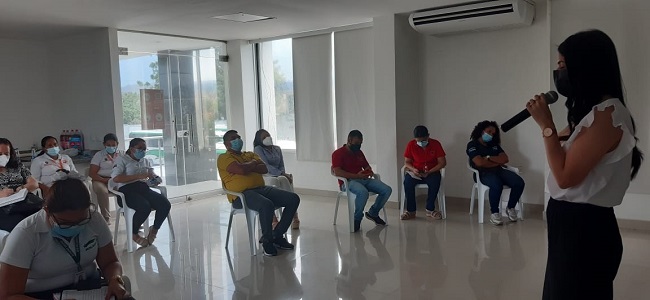La Supertransporte realizó capacitaciones a conductores y usuarios en la Terminal de Transportes.