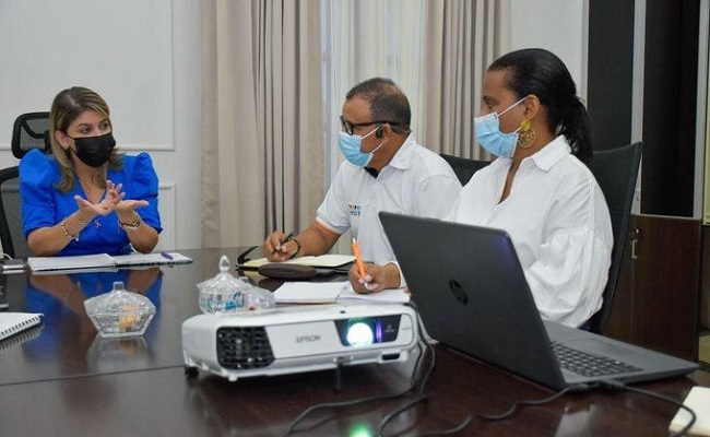 En reunión entre la alcaldesa Virna Jhonson y la agente interventora, Yajaira Díaz, se ventiló la situación de falta de agua en Santa Marta.