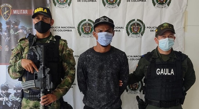 José Luis Villalobos Ballesteros, presunto integrante de grupo armado capturado por la Policía y Ejército.
