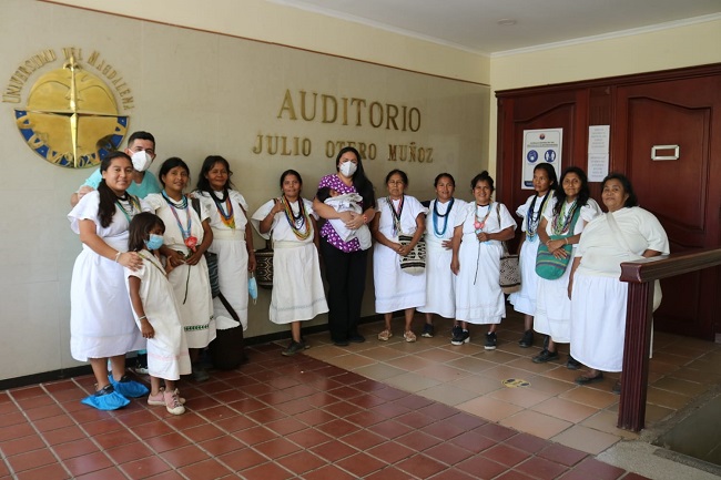 Once mujeres de la comunidad arhuacas fueron beneficiadas por parte de la Universidad del Magdalena.