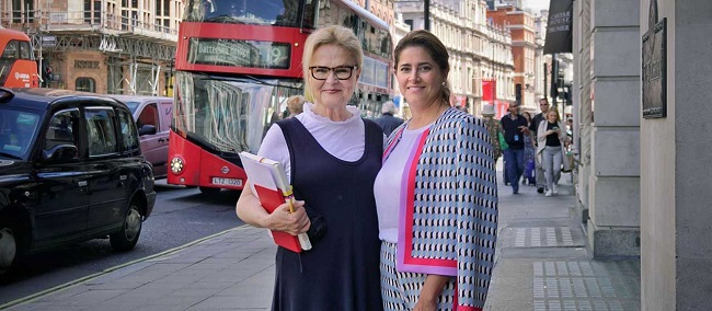 María Juliana Ruiz, Primera Dama de la nación con Kate Robertson, cofundadora de One Young World, en Londres.