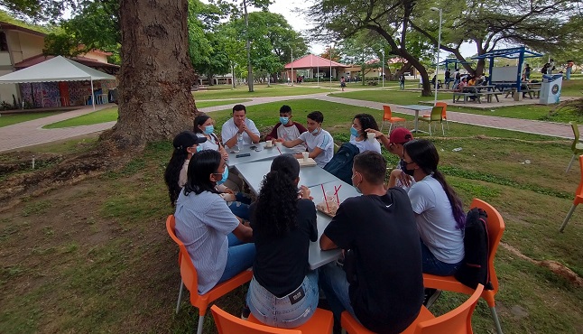 Estudiantes de las universidades del Magdalena, la Sergio Arboleda y la UCC de Santa Marta, recibieron visita de miembros de la Drummond para ser orientados en la parte psicológica.
