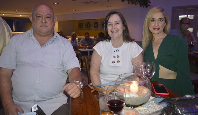 Ramón Campo, la directora del periódico EL INFORMADOR, Rosa Paulina Vives, Zavife Robles.