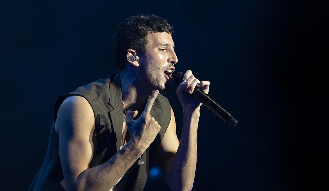 El cantante colombiano brindo un emotivo espectáculo ante los más de 2 mil asistentes.