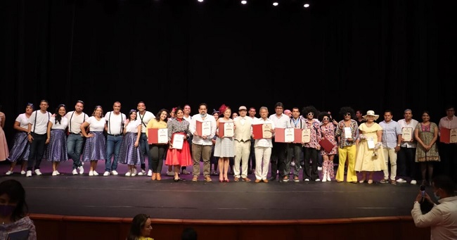 En el acto fueron homenajeados 21 docentes con ‘Medalla al Mérito y la Excelencia’ en los ámbitos Ambiental y Académico e Investigativo, ‘Diploma al Mérito y la Excelencia’ y ‘Profesor Distinguido’.
