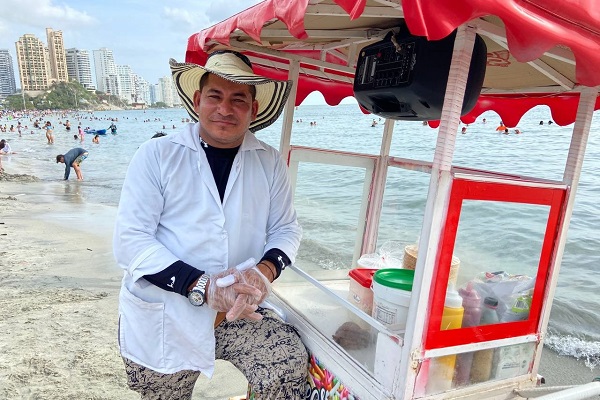Las  obleas se venden comúnmente en puestos callejeros, o en las pintorescas playas como El Rodadero y Santa Marta, siendo una opción popular preferida tanto por los locales como por los turistas.