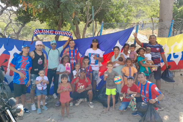 En esta navidad, jóvenes seguidores del equipo Unión Magdalena, llevan amor, esperanza y alegría a los más necesitados.  
