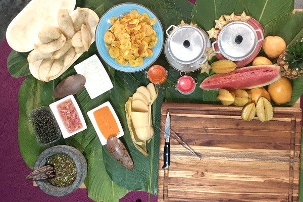 El departamento del Magdalena posee una amplia variedad gastronómica al estar ubicada en una zona geográfica con acceso al mar, los ríos, las montañas y la Ciénaga Grande de Santa Marta. Además, cuenta con todos los pisos términos, lo que le garantiza la producción agrícola y ganadera.