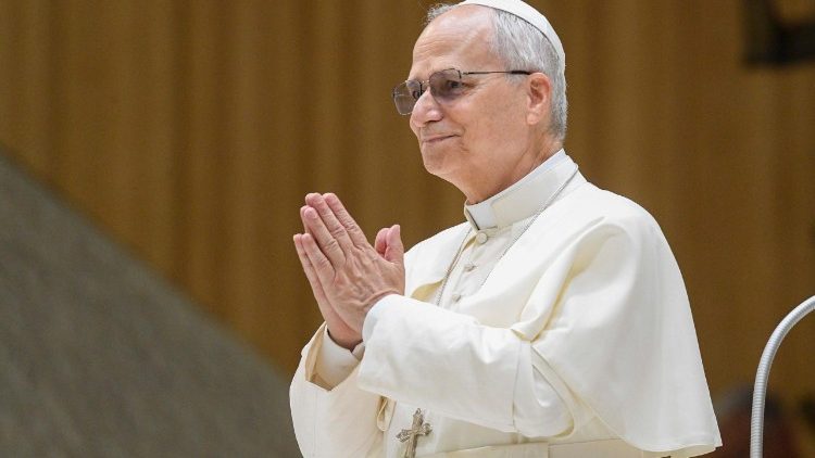 En ocasión a los 500 años de la fundación hispánica de Santa Marta, el Papa León XIV envió un emotivo mensaje a la ciudad, destacando su historia y haciendo un llamado a renovar el compromiso cristiano en el corazón de la comunidad samaria. El sumo pontífice instó a los fieles a abrazar la esperanza y la ternura como caminos para afrontar los desafíos sociales y espirituales actuales.