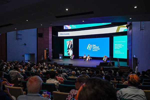 Del 22 al 25 de julio, Santa Marta fue escenario de una nutrida agenda internacional en el marco de sus 500 años de historia. La capital del Magdalena acogió a líderes, expertos, artistas y pensadores que participaron en conferencias y encuentros culturales de alto nivel. Entre los espacios más destacados se desarrolló la Conferencia CAF: Iberoamérica 500+. Ciudades con un legado para el futuro, donde se reflexionó sobre los desafíos y oportunidades de las urbes con una herencia histórica y cultural como la samaria.