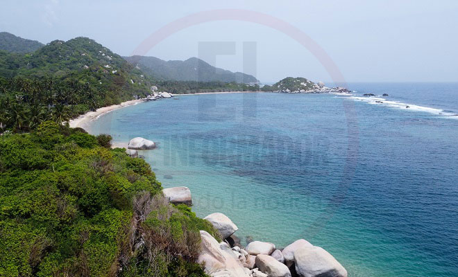 Playa Arrecifes es un punto de encuentro para quienes disfrutan de largas caminatas, la fotografía paisajística y la contemplación del poderoso océano. Playa Arrecifes es un punto de encuentro para quienes disfrutan de largas caminatas, la fotografía paisajística y la contemplación del poderoso océano.