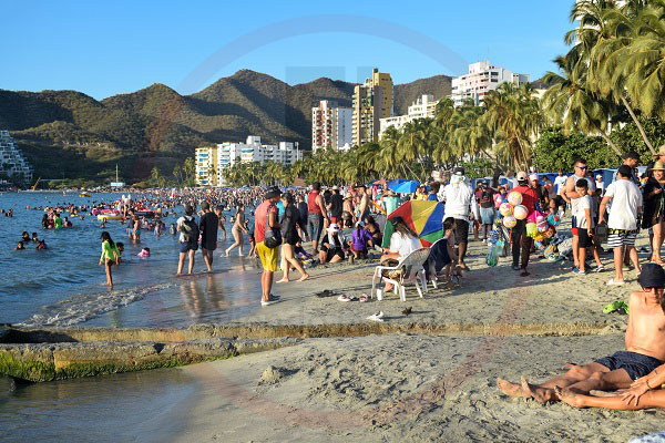 Más de un millón de visitantes al año confirman la magia de esta hermosa playa en el Caribe Colombiano.