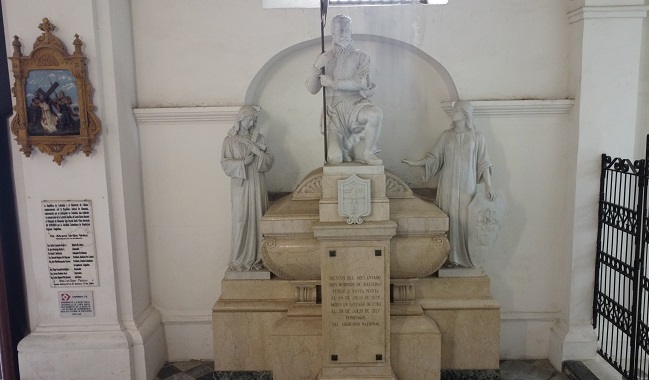Monumento en el que descansan las cenizas del fundador de Santa Marta, don Rodrigo de Bastidas, en la Catedral Basílica Menor de Santa Marta. Foto derechos reservados EL INFORMADOR.