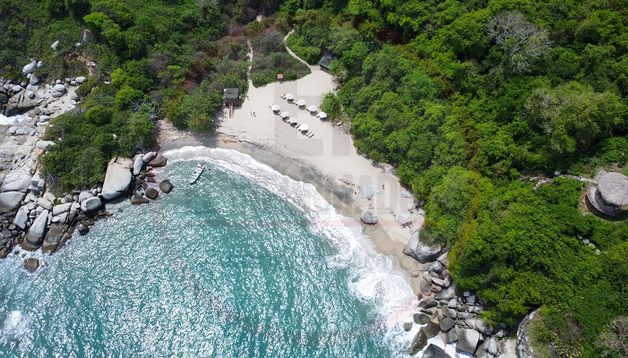 Playa Cañaveral una de las más hermosas del Parque Tayrona y la que más restricciones tiene. Derechos Reservados/ELINFORMADOR