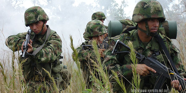En el año 2030, el Ejército Nacional continuará siendo la fuerza de acción decisiva de la Nación, con capacidad de conducir operaciones autónomas, conjuntas, coordinadas y combinadas, en forma simultánea en dos teatros de operaciones, uno externo y/o uno interno.